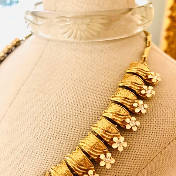 Vintage Jewelry Lot Lucite Bracelet & Flower Necklace - Picture 14 of 16